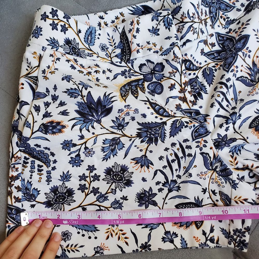 NWOT Ann Taylor LOFT Paisley/Floral Shorts - Picture 9 of 9